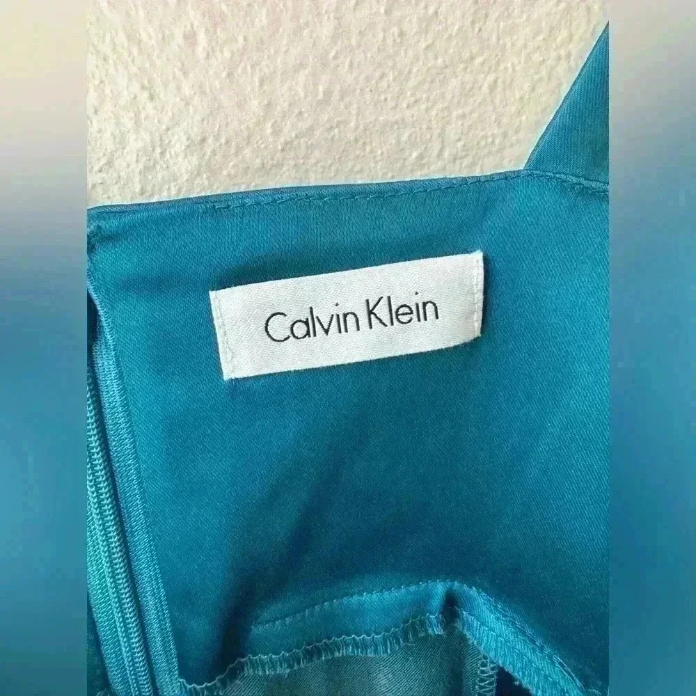 Calvin Klein Pleated Satin Sheath Cocktail Dress Size‎ M - Picture 4 of 6